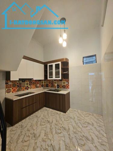Bán Nhà Dân Xây Cổ Linh, Long Biên 42m2, 3T, chỉ 6,4 tỷ (ô tô đỗ cách nhà 15m) - 1