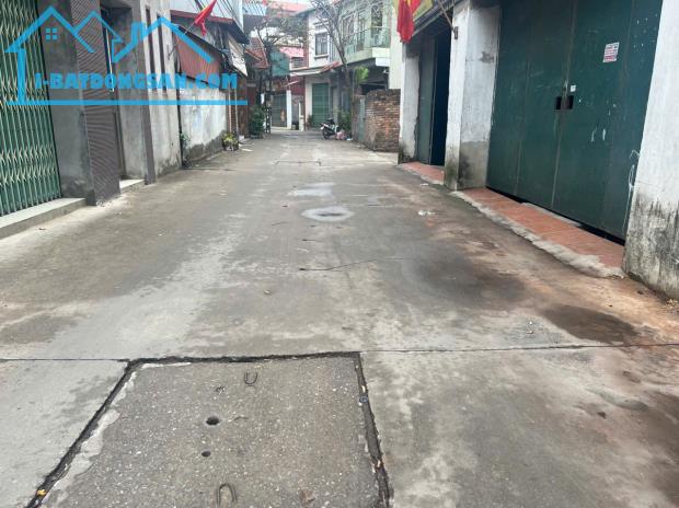 .
Giá chỉ 2,1 tỷ VND cho diện tích 72m2, pháp lý đầy đủ.
Mặt tiền rộng 4m, cực kỳ phù hợp - 1