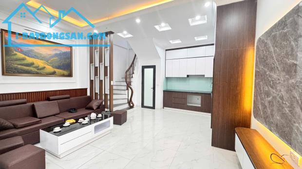 Bán nhà Vạn Phúc 5 tầng, 45m², thang máy – giá siêu đẹp