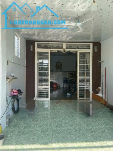 NHÀ ĐẸP - VỊ TRÍ TỐT - Chính Chủ Bán Nhà Gần Ngã Tư Long Thành Bắc, Hòa Thành, Tây Ninh - 1
