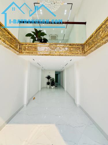 Nhà mặt phố xây mới Dương Văn Bé, Hai Bà Trưng. DT 68m2 x6T thang máy, 1 mặt ngõ oto - 2