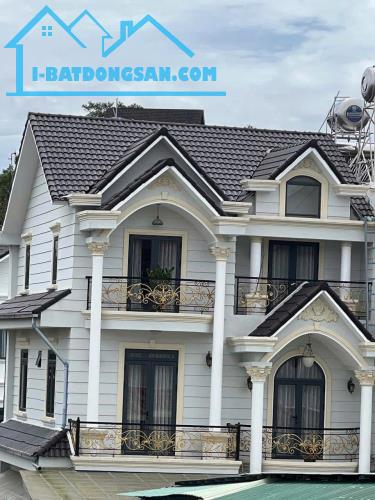 Dư nhà k ở lại k có người trông coi nên gd e cần bán nhanh căn biệt thự mini phường 9 Dala