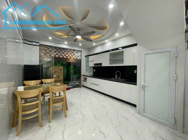 Cho thuê nhà phố Văn Cao, DT: 58m2, 4 phòng ngủ. - 1
