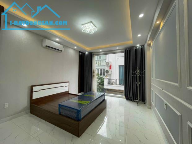 Cho thuê nhà phố Văn Cao, DT: 58m2, 4 phòng ngủ. - 2