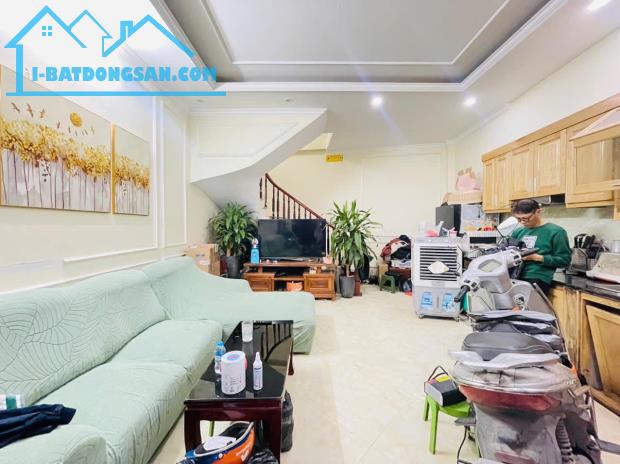 HOÀNG MAI_NHÀ ĐẸP_36.5 M2_4 TẦNG_4 MT_GIÁ 6 TỶ.