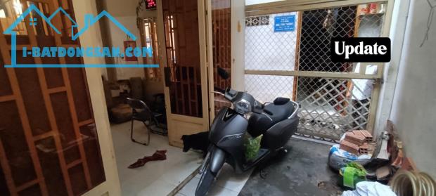 KẸT TIỀN BÁN GẤP, HXH CÁCH NHÀ 5M, [P13Q8] BÌNH ĐÔNG 40M2(4 X 12M) 2T, 2PN, CHỈ CÒN 2.7 TỶ - 2