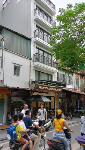 Bán nhà mặt phố Hàng Vải, Hoàn Kiếm 48 tỷ, 85m2 mặt tiền 5m một sổ full nóc rất hiếm - 1