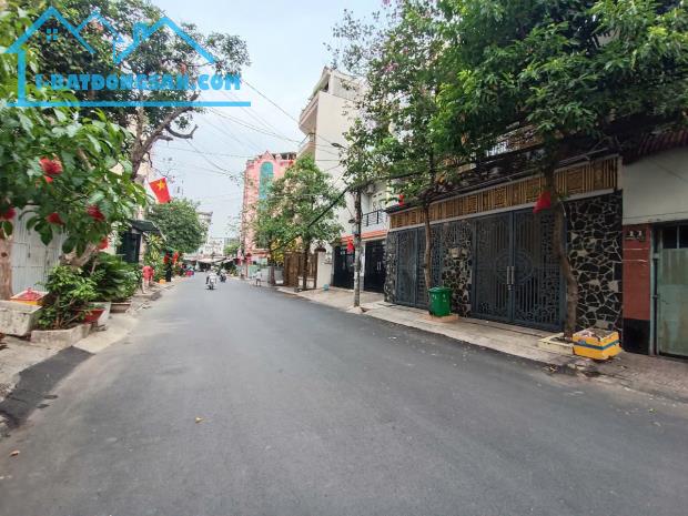 BÁN NHÀ ĐẸP HẺM XE HƠI, 1 TRÊT, 2 LẦU,DT:  8M x 22M, GIÁ 24 TỶ CÒN TLCHỦ - 1