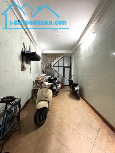 Bán nhà Minh Khai – 31m² 5 tầng – gần phố, thoáng sáng – giá 4.4 tỷ - 2