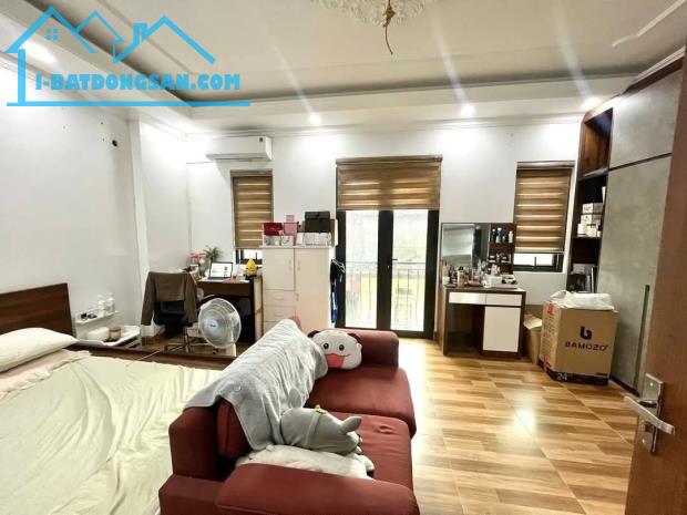 HÀNG HIẾM , BA ĐÌNH, OTO 2 MẶT NGÕ RỘNG, KINH DOANH , GẦN PHỐ  Vị trí trung tâm ba đình 2 - 5