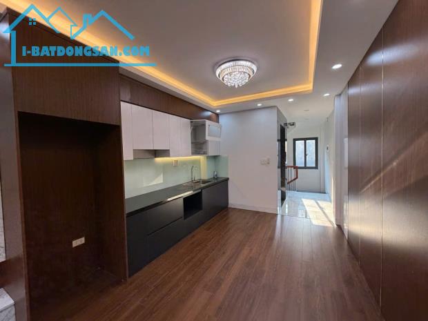MỘT CĂN DUY NHẤT - HÀNG XÓM KĐT VIỆT HƯNG - 45M2 - 5 TẦNG - THANG MÁY - FULL NỘI THẤT - Ô - 2