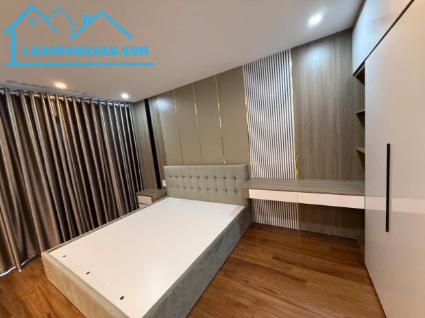 MỘT CĂN DUY NHẤT - HÀNG XÓM KĐT VIỆT HƯNG - 45M2 - 5 TẦNG - THANG MÁY - FULL NỘI THẤT - Ô - 4