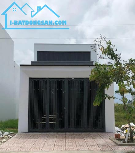 Bán nhà cấp 4 diện tích hơn 100m2 sổ hồng riêng giá dưới 3 tỷ