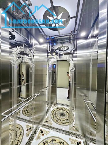 Bán nhà, văn phòng 5T lô góc,đường ô tô Ngọc Thuỵ DT65m .19,8 tỷ