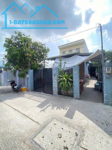 BÁN NHÀ MẶT TIỀN - ĐƯỜNG BÊ TÔNG 5M - THỊ TRẤN HÓC MÔN - GIÁ CHỈ 4,9 TỶ (THƯƠNG LƯỢNG) - 1