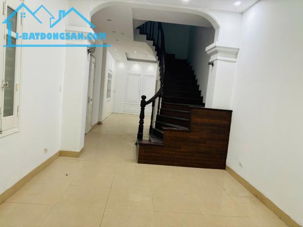 Lô góc ô tô tránh kinh doanh Khu Đầm Trấu, Bạch Đằng Hai Bà Trưng 55m2 x 5 tầng.