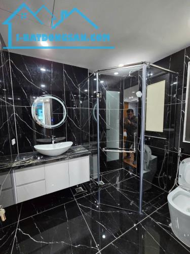 NHÀ PHỐ NGUYỄN VĂN CỪ LONG BIÊN - 2 MẶT THOÁNG 7 TẦNG THANG MÁY Ô TÔ NGỦ - CHỈ 13,55 TỶ TL - 2