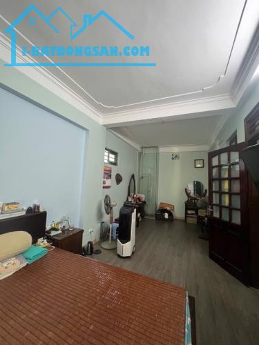 Bán nhà Hoàng Mai ngõ thông rộng oto qua nhà có thể kinh doanh - 1