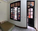 Cho thuê nhà ngõ nông, 69 Hoàng Văn Thái 3 tầng, 30m2, 2 ngủ, 8.5 Triệu ở gia đình