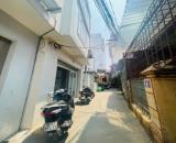 Bán gấp nhà thư trung, Văn Cao , Ngô Quyền,HP.2,39 tỷ, 43m2, 3 tầng.