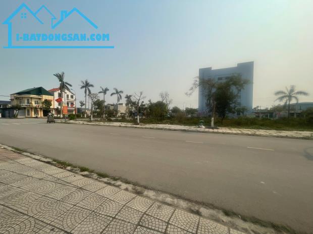 Em có lô đất gần trục đường Gia Mô , Đông Triều , Quảng Ninh . Diện tích 87,5m2