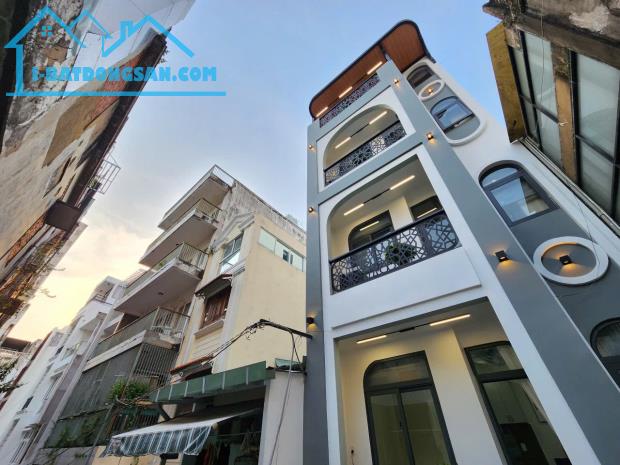 CHDV LÊ THÁNH TÔNG - BẾN THÀNH Q1 - SÁT CHỢ BẾN THÀNH