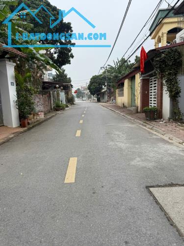 Bán 75m Dương Quang Gia Lâm, đường nhựa oto tránh, tặng lưu ko 50m, giá 3,8 tỷ