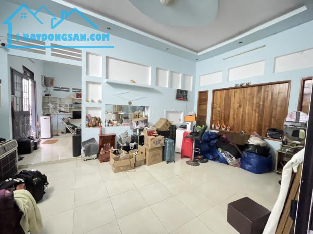 Bán Nhà Tỉnh Lộ 43 200m2 Full Thổ Cư Gần KCX Linh Trung Chợ Đầu Mối Nhỉnh 4 Tỷ - 2