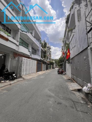 Bình Thạnh Bán Nhà Hẻm Xe Hơi Tránh 2 Căn Ra Mặt Tiền 72m2 4 Tầng 5PN Giá 11 tỷ.