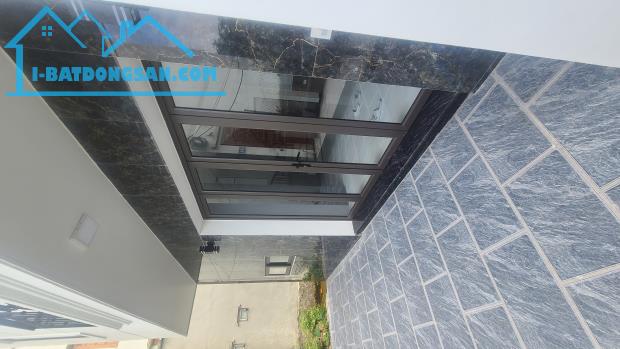 Hiếm! Nhà đẹp Phúc Lợi - 40m2 x 5 tầng, mặt tiền 6m ở ngay - giá 4.x tỷ