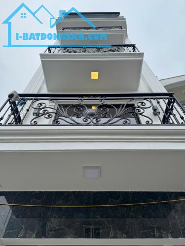 Hiếm! Nhà đẹp Phúc Lợi - 40m2 x 5 tầng, mặt tiền 6m ở ngay - giá 4.x tỷ - 1