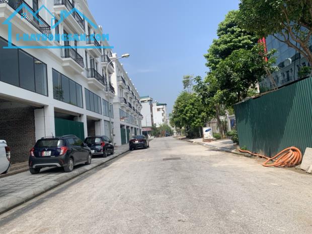 Bán căn 94,5m Shophouse Sông Hồng ngay gần phố Cửu Việt, đường 13m kinh doanh cực tốt - 3