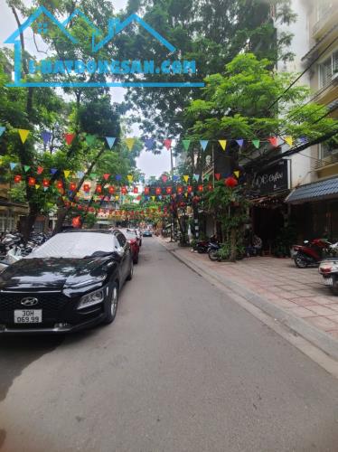 Bán Nhà P.Lô Huỳnh Thúc Kháng - Đống Đa - Vỉa Hè, ÔTô, K.Doanh- 65m²- Chỉ 22.5 Tỷ