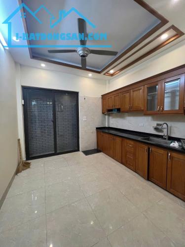 NGUYỄN VĂN TRỖI - 20M RA ÔTÔ DT 40m2 4 tầng mặt tiền 3.4m Giá 8 tỷ - 3