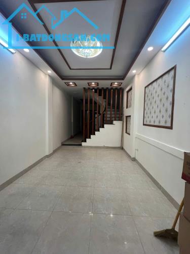 NGUYỄN VĂN TRỖI - 20M RA ÔTÔ DT 40m2 4 tầng mặt tiền 3.4m Giá 8 tỷ - 4