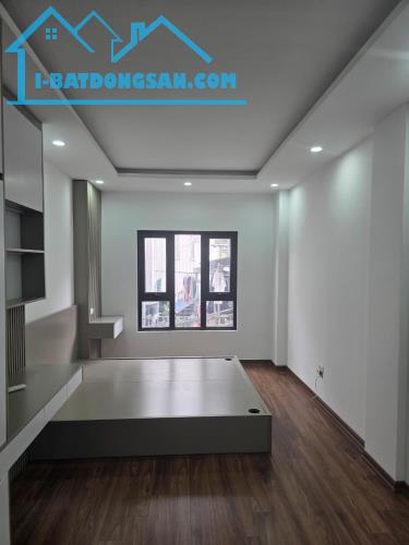 Bán nhà Hoàng Cầu 6 tầng mới tinh, lô góc nội thất sang trọng gần Hồ Hoàng Cầu, DT: 30m2, - 2
