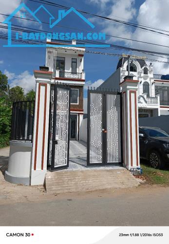 Mua là ở ngay, nhà ờ vị trí đẹp, giá tốt