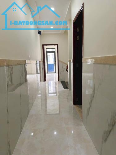 CHỈ 9.9 TỶ - NHÀ 3 TẦNG HẺM XE HƠI PHAN VĂN HỚN Q12 THU 16TR/THÁNG - 3