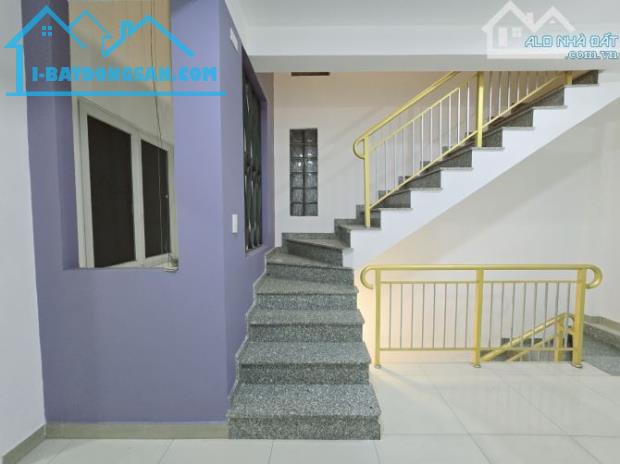 Q6 • HÀNG HIẾM Ở NGAY - NGUYỄN VĂN LUÔNG • PHẠM VĂN CHÍ - MẶT TIỀN NHỰA - 5