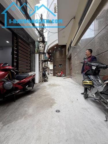 SIÊU PHẨM CCMN, Ô TÔ ĐỖ CỬA, 2 THOÁNG,10M RA PHỐ, DOANH THU 90TR/T, KHU VỰC VIP ĐỐNG ĐA.