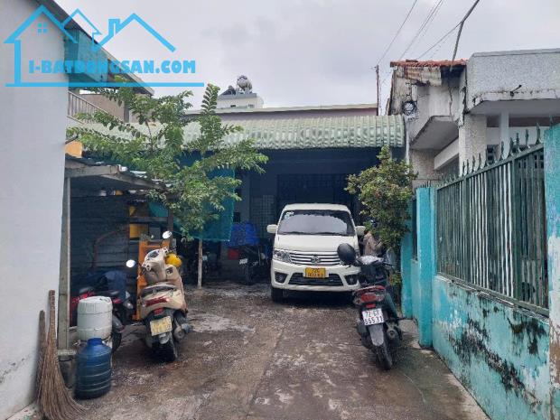 " Bán nhà DT lớn - XD 3 tầng Đường số 11 -  Tăng Nhơn Phú B - Q 9. Diện tích: 8m x 30m = 2 - 2