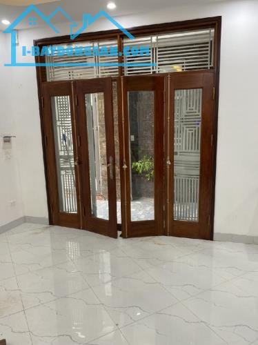 NHÀ MỚI ĐẸP Ở NGAY - GẦN ÔTÔ - 5TẦNG NGÕ THÔNG RỘNG, MỖ LAO 6.6tỷ.