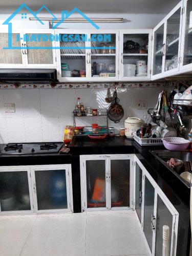 Bán gấp nhà đẹp ở ngay Đường Mễ Cốc, xe hơi đỗ cửa, 75m2, nở hậu tài lộc, SHR, nhỉnh 6 tỷ. - 3