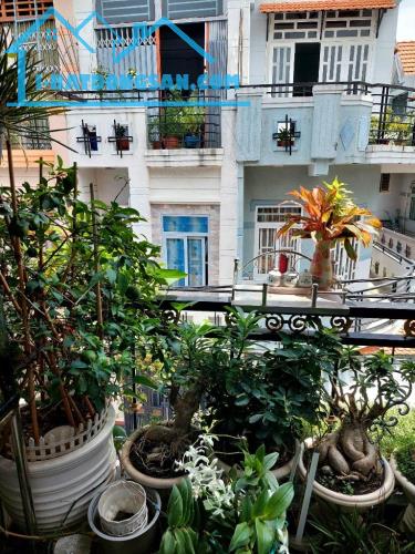 Bán gấp nhà đẹp ở ngay Đường Mễ Cốc, xe hơi đỗ cửa, 75m2, nở hậu tài lộc, SHR, nhỉnh 6 tỷ. - 1