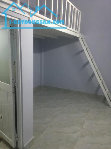 Bán gấp nhà đẹp ở ngay Đường Mễ Cốc, xe hơi đỗ cửa, 75m2, nở hậu tài lộc, SHR, nhỉnh 6 tỷ.