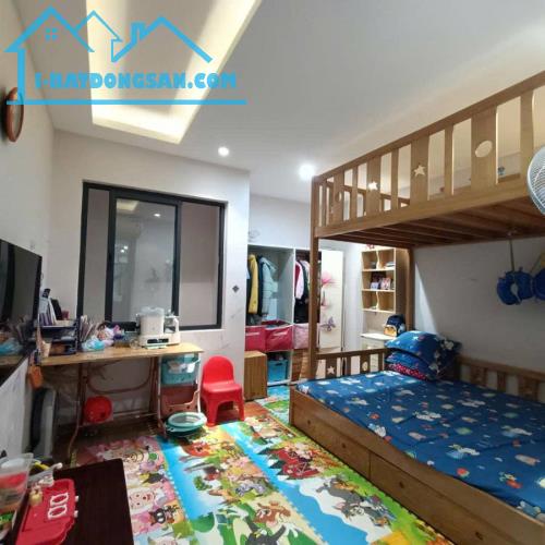 Bán Nhà Đẹp Dân Xây Khương Trung. Thanh Xuân. DT 56m2. MT 5,3m. 4 Tầng. Giá 9,58 Tỷ.