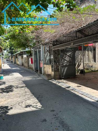 Mảnh đất đẹp rộng 103m ở Kẻ Tạnh Giang Biên giá tốt 10 tỷ 9 mặt tiền: 5m ngõ oto vào - 3