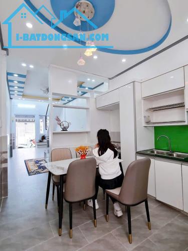 Nhà 8 triệu 2 phòng ngủ gần Vincom Hùng Vương - 2
