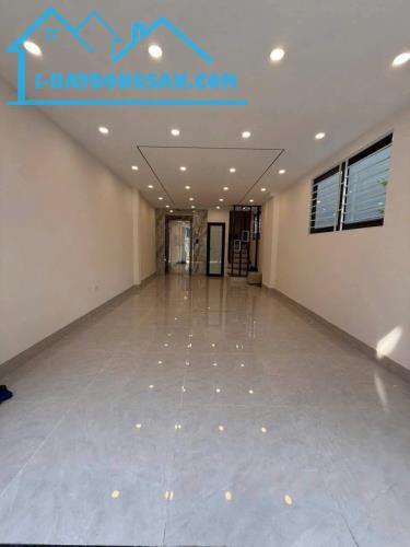 Bán nhà Thạch Bàn - Cạnh công viên. Gara ô tô - Thang Máy - Full nội thất. 41m x 7T - 1