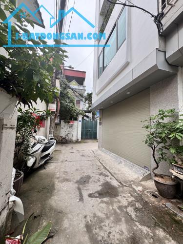 SIÊU VIP NGỌC TRÌ 45m2 6 TẦNG MT 5.2m,  8 tỷ 5, GARA Ô TÔ,  NÔI THẤT XIN XÒ.